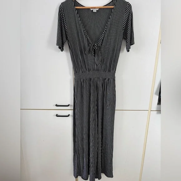 American Eagle Outfitters Black White Striped Jumpsuit  Stretchy Elastic Spring - Picture 2 of 12